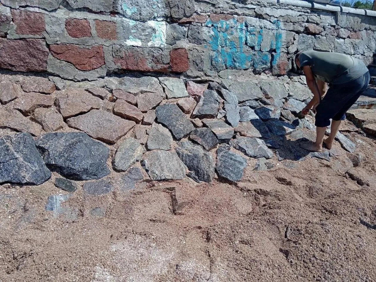 🛠 В Бердянске ремонтируют дамбу у ротонды

Сотрудники МБУ «Благоустройство. Бердянск» проводят рабо