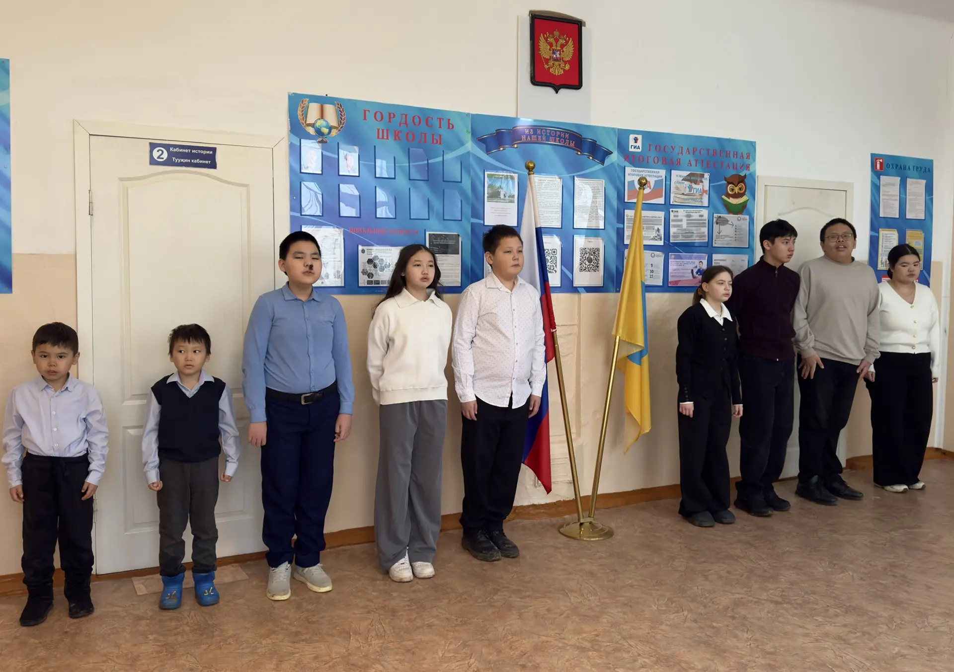 ⚪️ Новая учебная неделя уже традиционно началась с торжественной линейки.