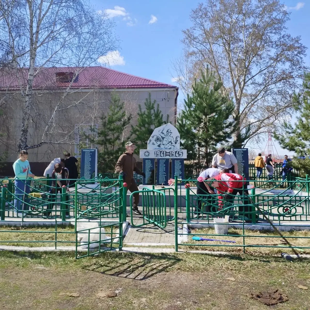 ✨ В нашей школе — МБОУ «Сапоговская СОШ» — есть добрая традиция: мы ухаживаем за террит...