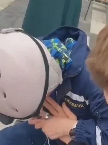 🧰 Палец старшеклассника застрял в гаечном ключе