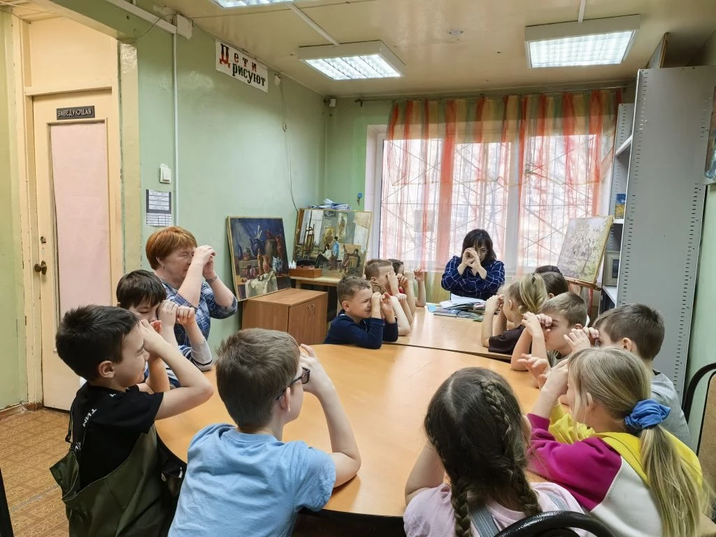 👩‍🚀🛰🚀🪐Мы посетили библиотеку им. Б. Корнилова с познавательным часом "Первый космонавт Земли" с