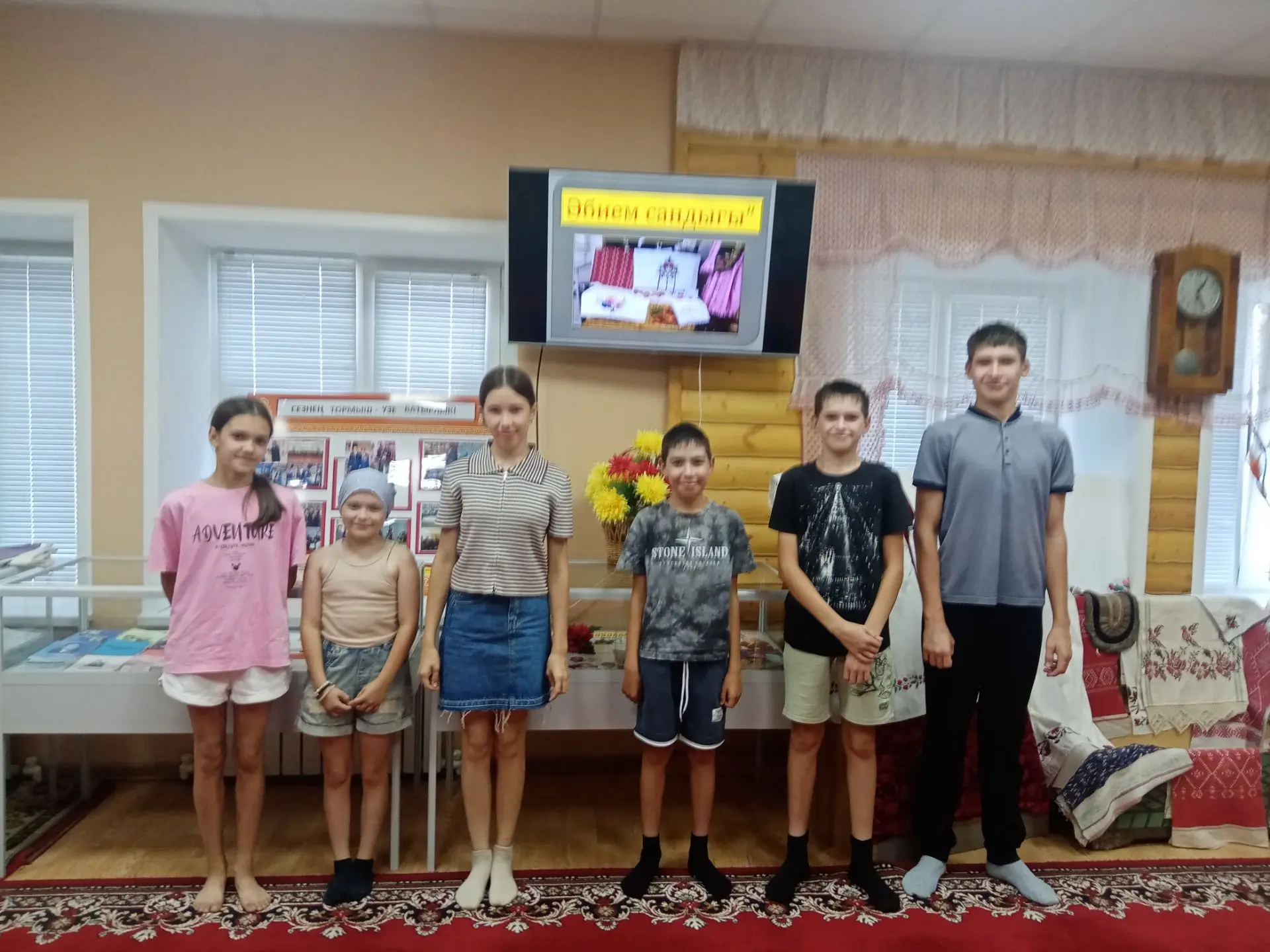 Фәхри Насретдинов һәм Бану Вәлиева музеенда  Пушкин картасы кысаларында "Әбием сандыгы" дип исемләнг