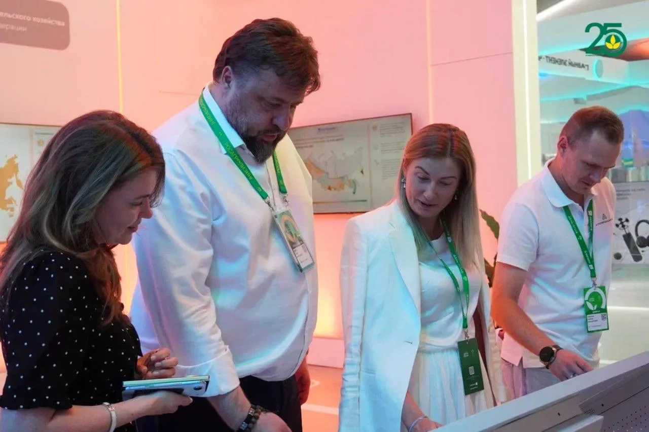 Росагролизинг переводит управление полевыми работами в цифровой формат

На Всероссийском дне поля – 