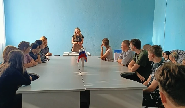 02.09.2026г представитель Молодежного парламента Сердобского района Анна Моисеева встре...