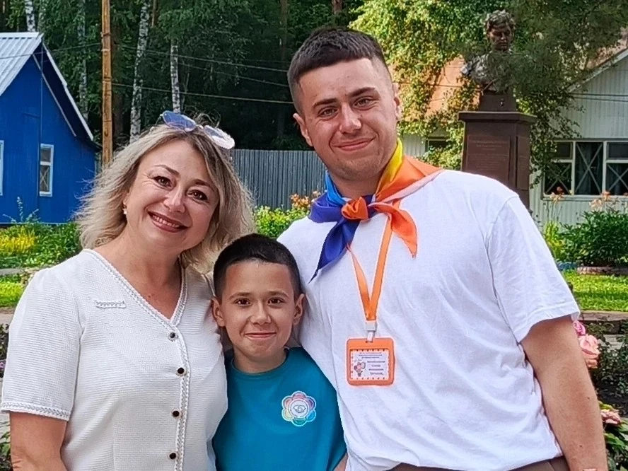 ☀️ 🎉🎈Каникулы с профсоюзом: дружба, сплоченность и семейные истории 🫶

Профком Курской ОМКБ при п