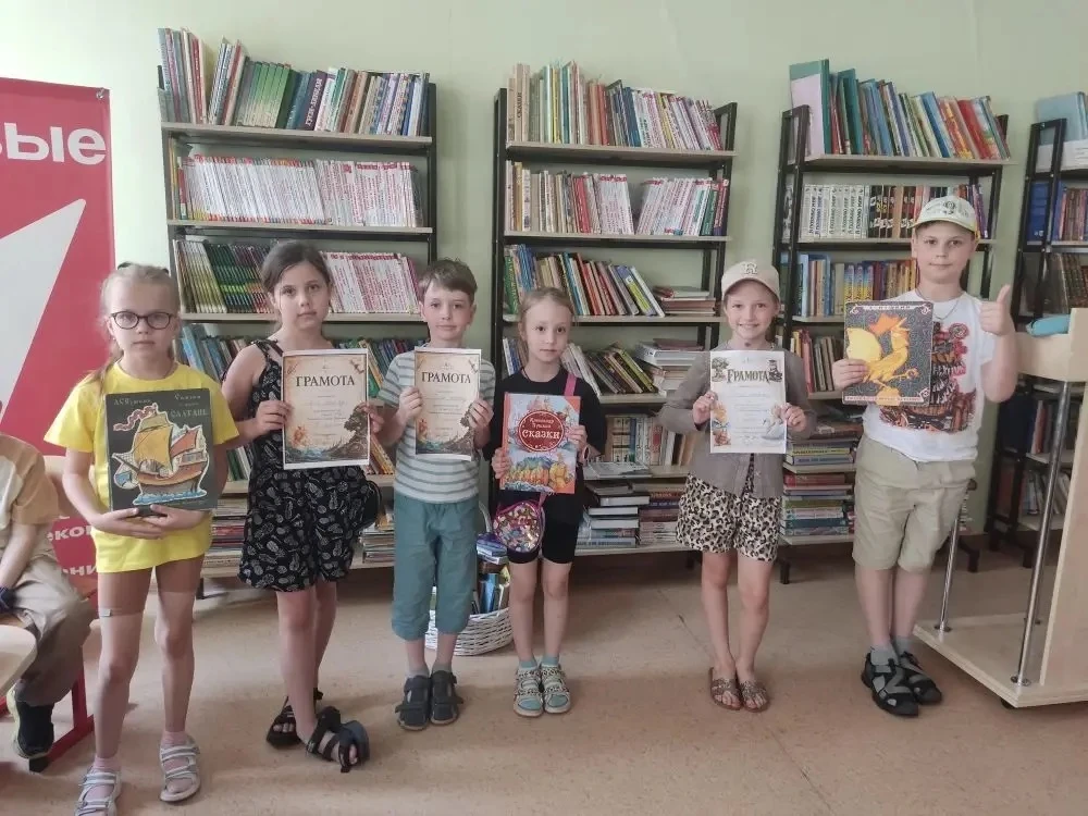 🛳️Новая неделя в лагере Бригантина! ⚓️

🇷🇺Утро понедельника в нашем лагере началось по доброй тра