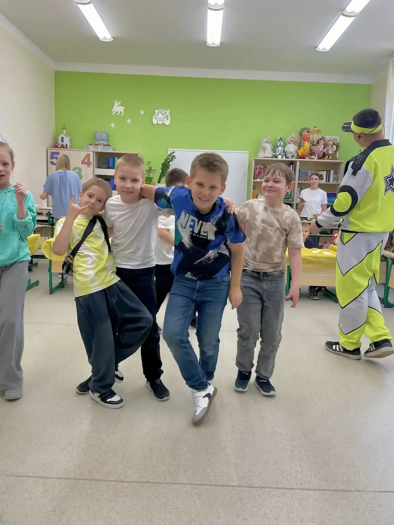 🎉 Друзья! 🎉 В 3 «В» классе прошёл Последний звонок — яркий, весёлый и запоминающийся! 🥳  Ребята отме