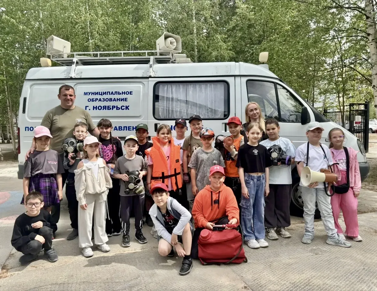 МЫ В БЕЗОПАСНОСТИ 

Безопасное лето: в пришкольном лагере «Отличный».

🚒К нам в гости приехал насто