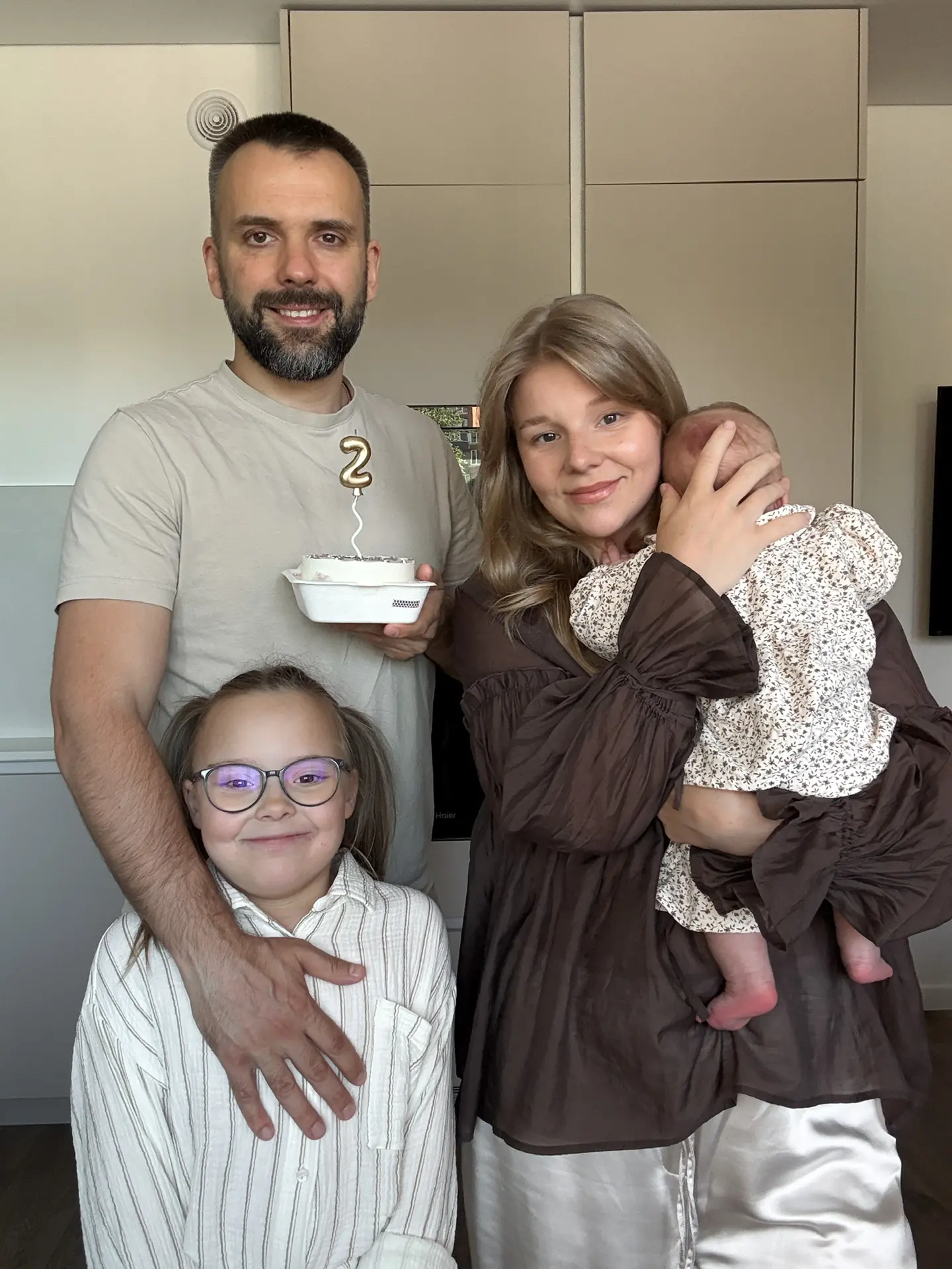 Поле 2 месяца💕

Время очень быстро летит 🚀 
Вроде вчера только родила, а сегодня малышка уже улыба