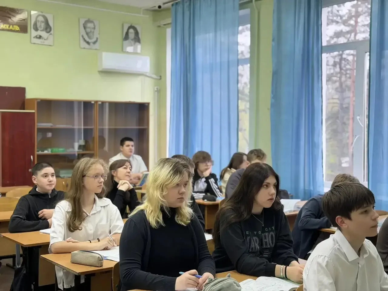⚠️ В школе № 6 станицы Саратовской прошла профилактическая беседа на тему «Антидроп»   Руководитель 