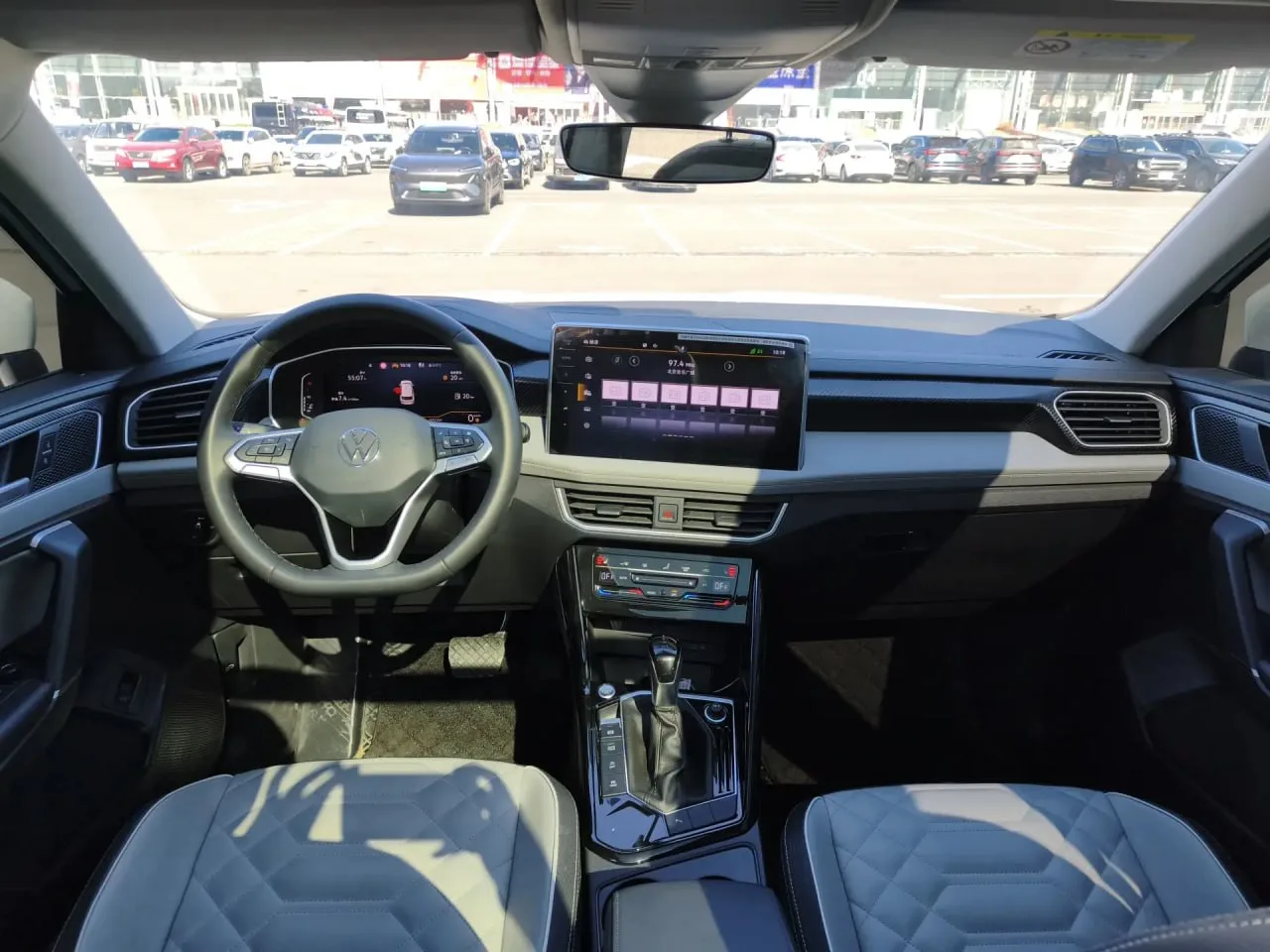 🇩🇪 VOLKSWAGEN Tayron 280TSI — стильный кроссовер по выгодной цене!    дата выпуска 2022/10 • 1.4 л. 