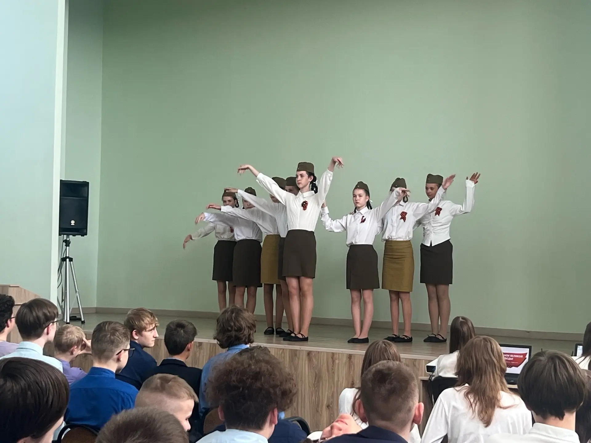 🌟Урок мужества: встреча с представителем Совета ветеранов  ⚡ 7 мая в предверии дня Победы в актовом 