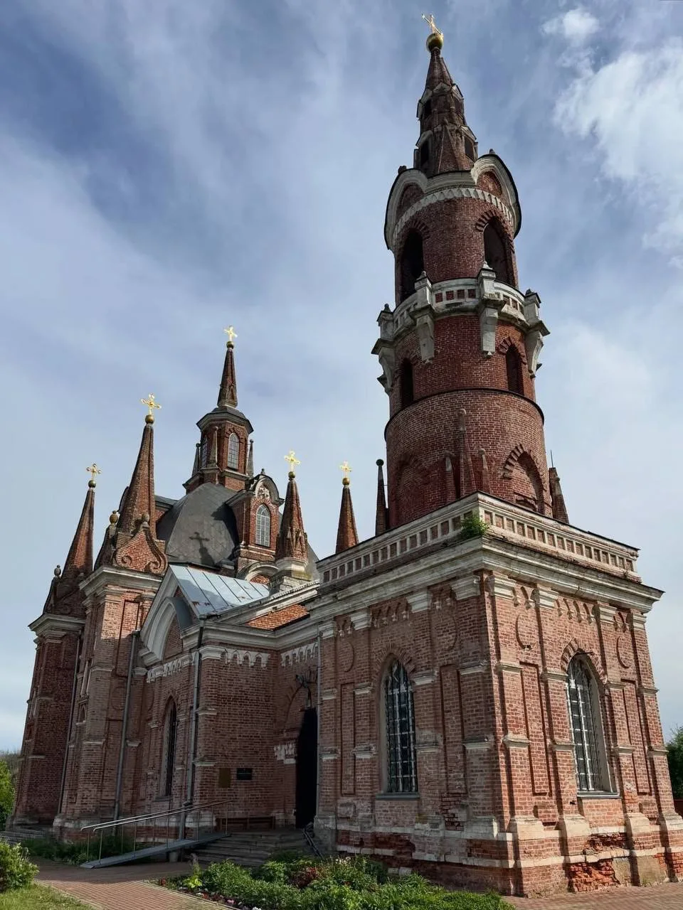 Знаменская церковь в селе Вешаловка. Необычное сочетание архитектуры, истории и Русских православных