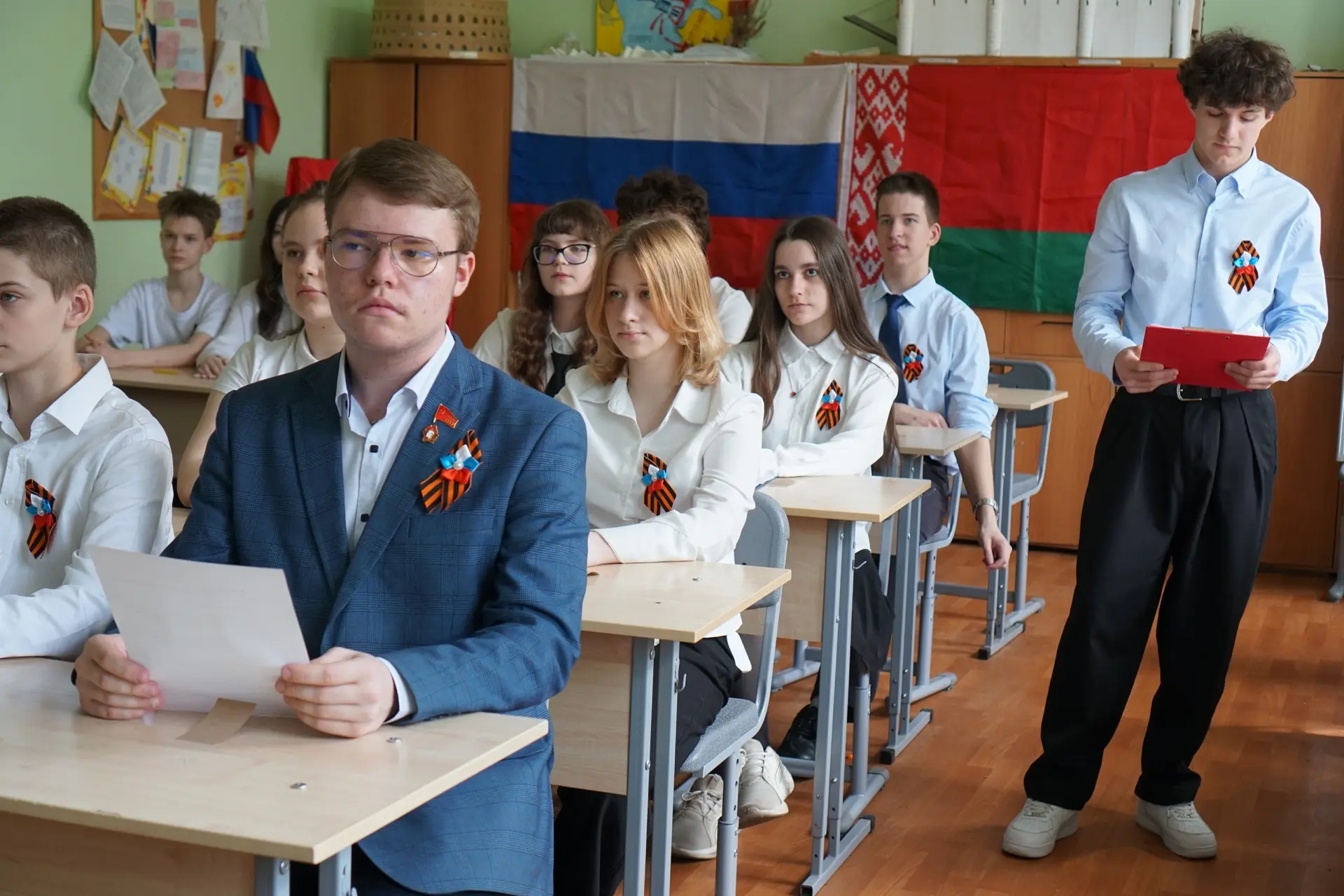 🕯️ Народное ополчение: подвиг, который нельзя забыть  Сегодня, 8 мая 2026 года, тысячи московских шк