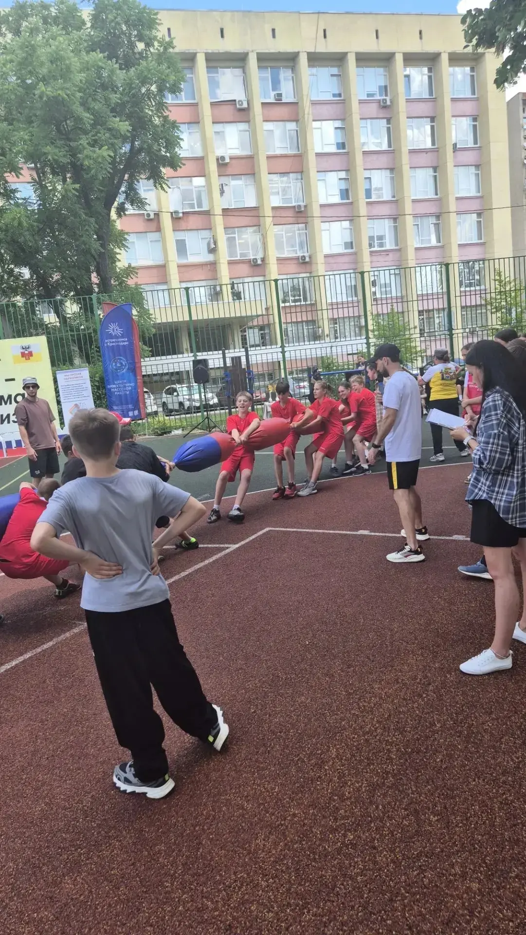 Городской спортивный праздник посвященный "Международному Дню борьбы с наркоманией и незаконным обор