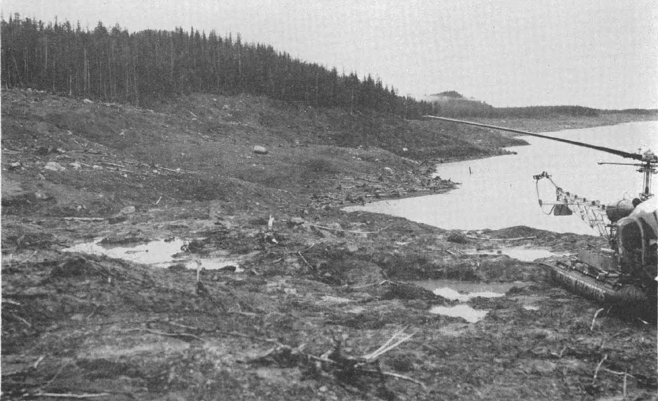 Самое мощное цунами в истории

9 июля 1958 года в заливе Литуя на Аляске произошло крупнейшее зареги
