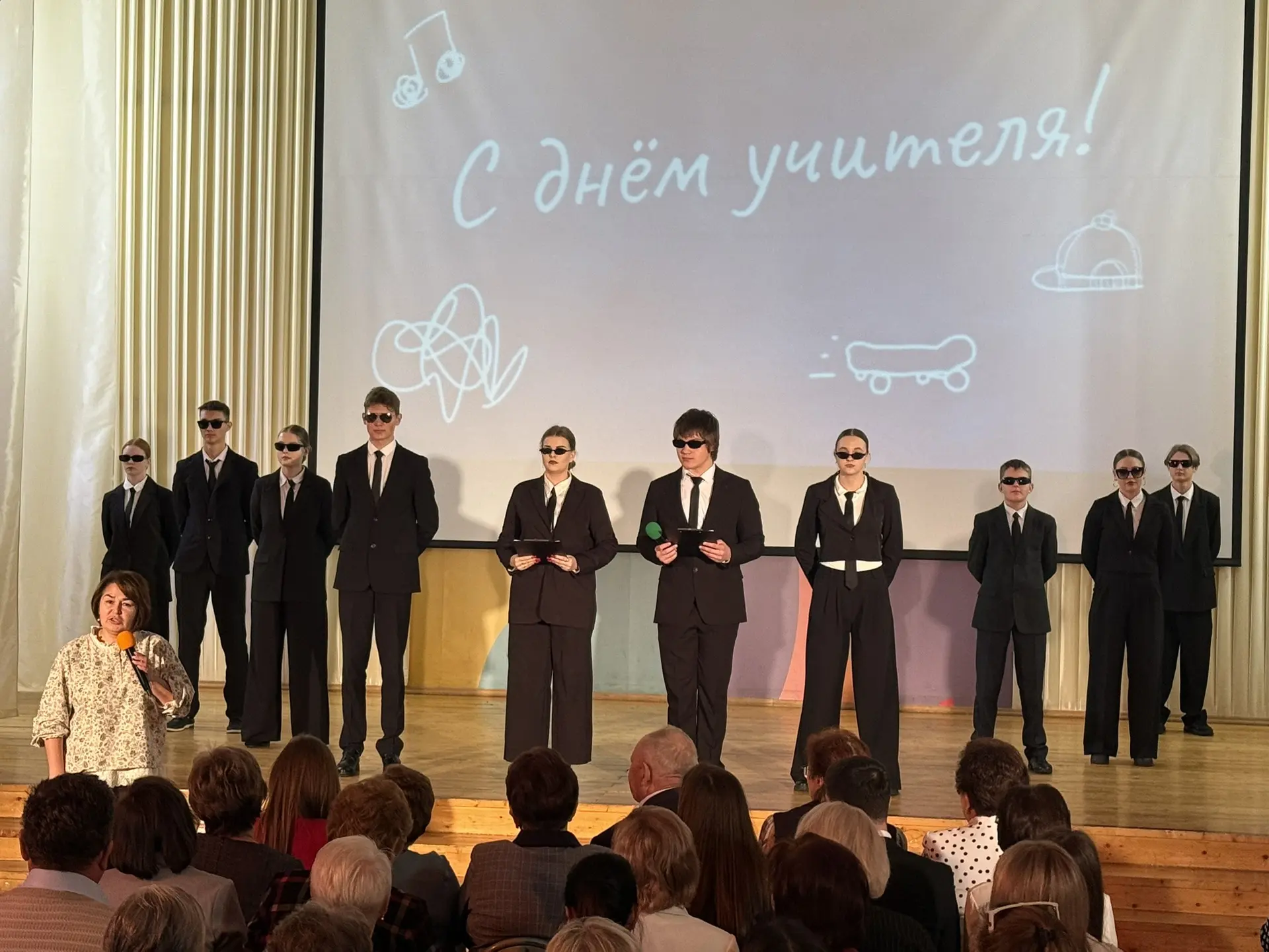 ✨Сегодня в рамках Дня самоуправления в нашей школе состоялся праздничный концерт, посвя...