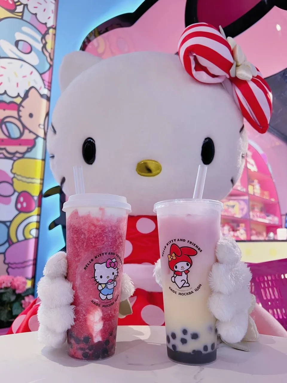 Подписывайтесь на Hello Kitty and Friends Cafe в соцсетях! 🥰