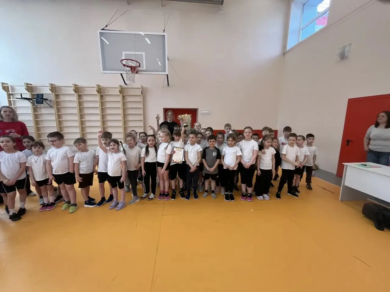 🚀 Сегодня в Колтушской школе — настоящий праздник спорта и здоровья! 💪🏃‍♂️🏃‍♀️  Традиционные эстафет