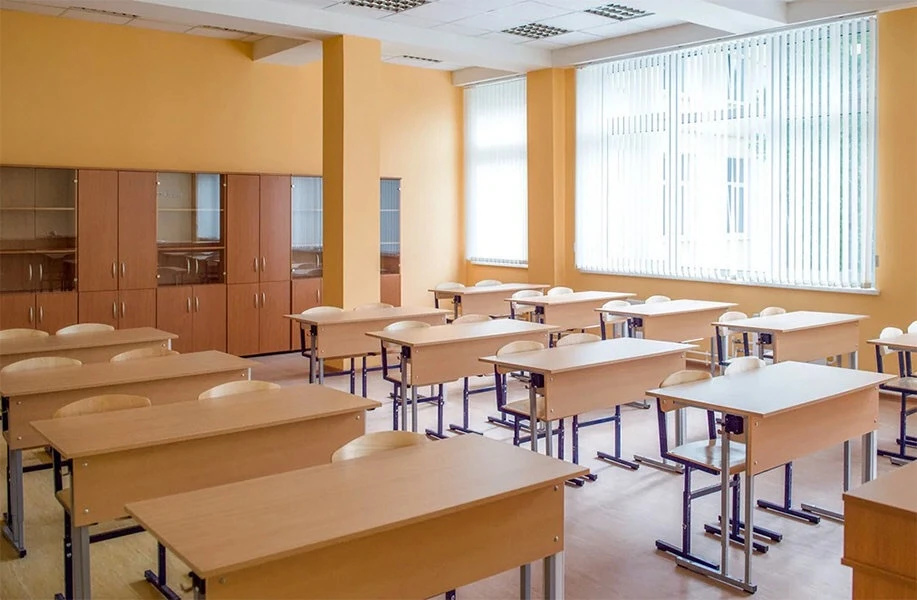 В российских школах могут ввести уроки этики и культуры речи.

С такой инициативой выступили в Общес