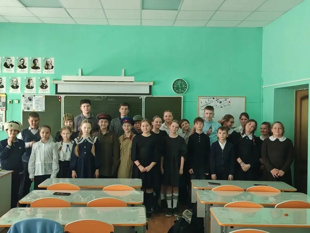 Живая история»: старшеклассники провели уроки для младших школьников 💡