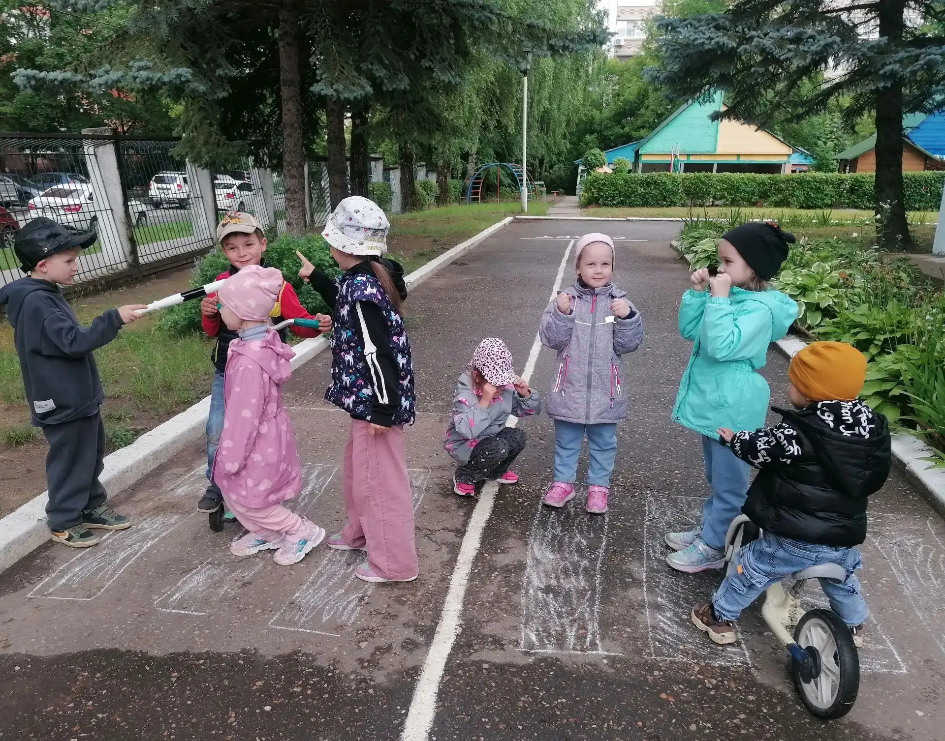 🚲 Единый день безопасности: учим детей кататься без риска!

На этой неделе в Дошкольном учреждении 
