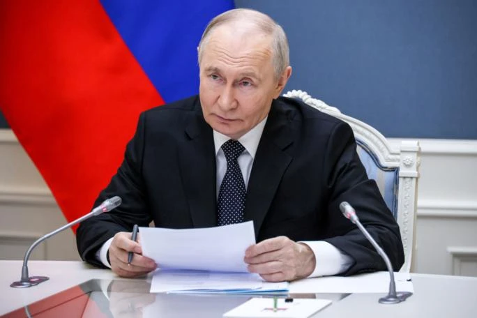 Путин передал слова поддержки родным участника СВО из Дагестана в ходе открытия объекта...