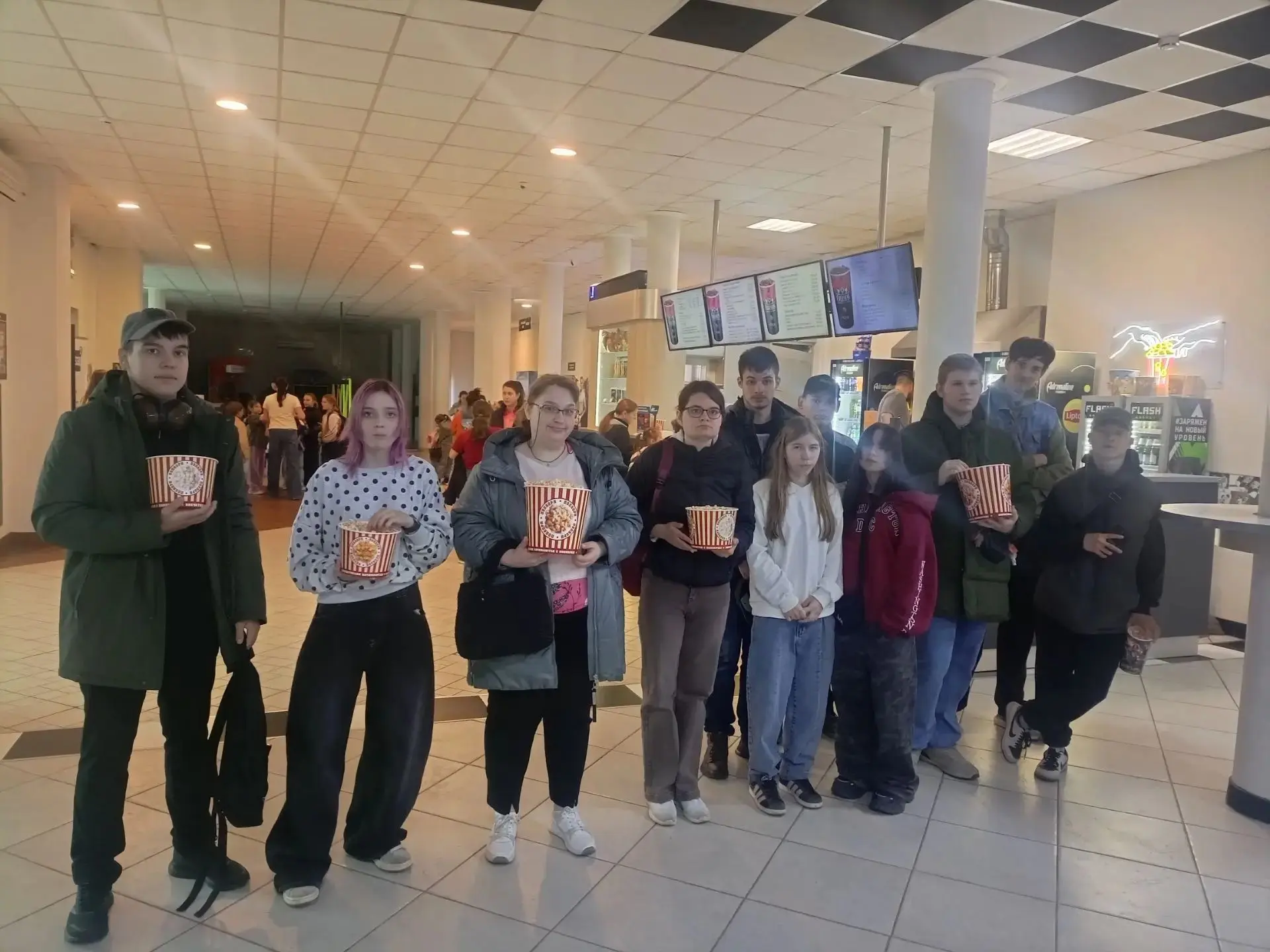 🎞️🍿Сказка ложь, да в ней намек.