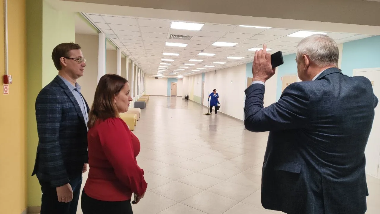 Капремонт и строительство учреждений образования Сергей Кравцов обсудил с депутатами «Единой России»