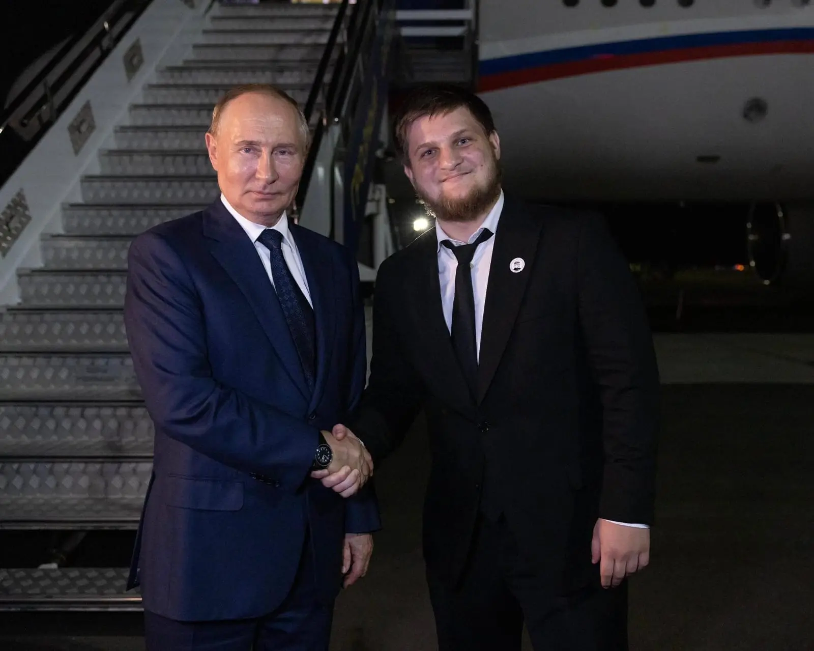 Президент России Владимир Путин наградил Ахмата Кадырова медалью ордена «За заслуги пер...