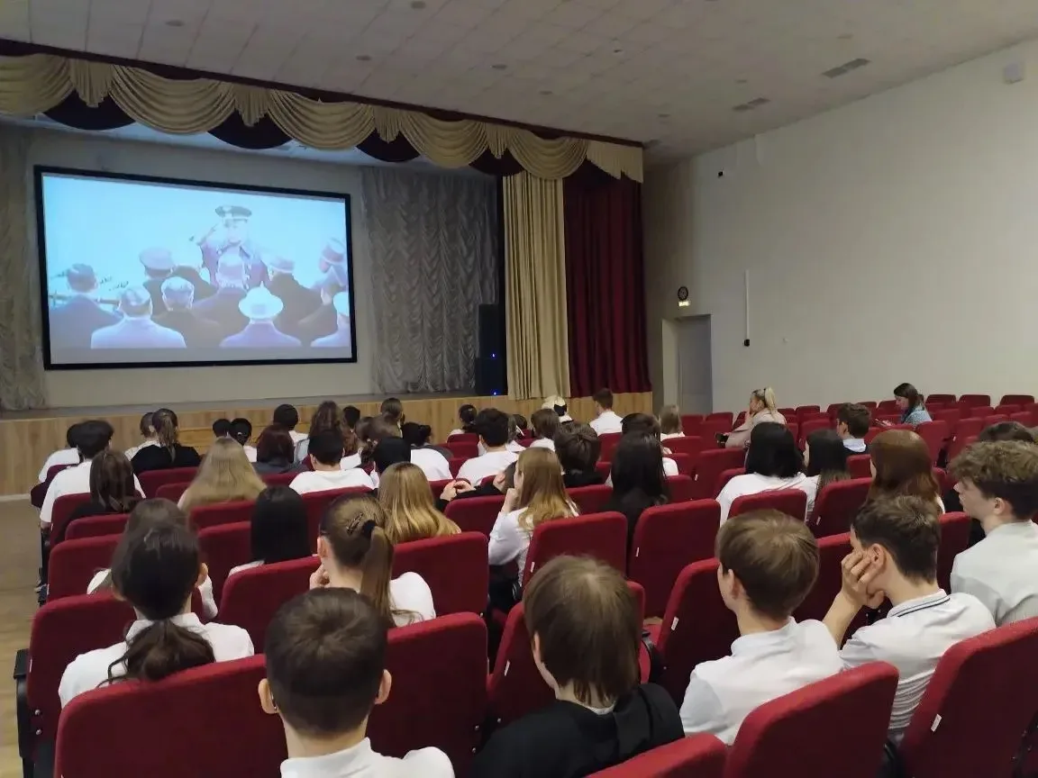 🚀✨ Семиклассники отправились в космическое путешествие!  На этой неделе ученики 7-х классов посмотре