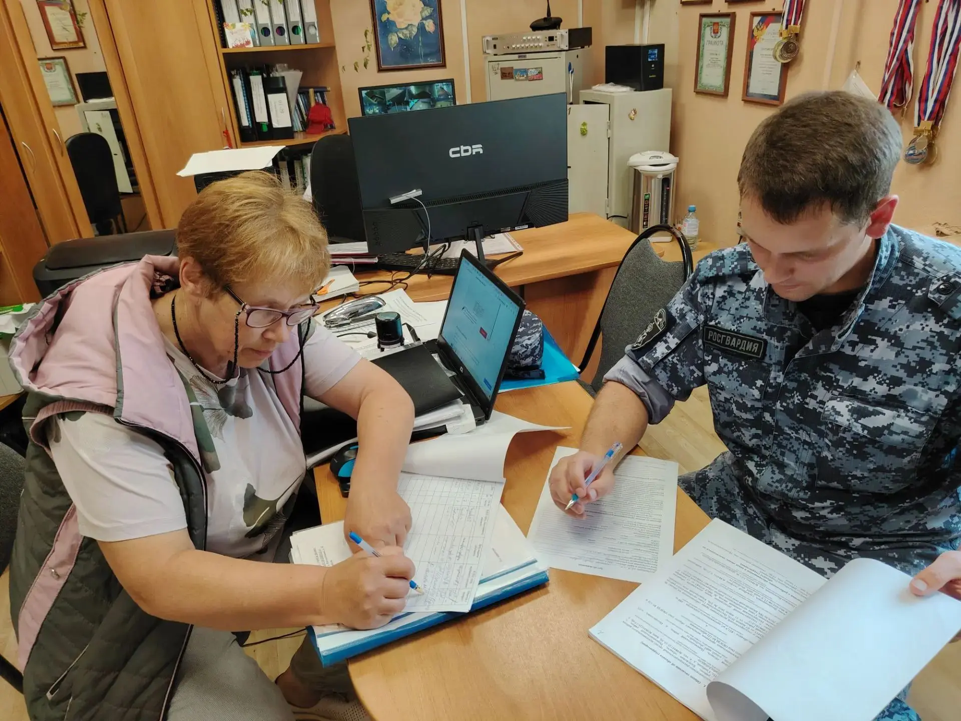 Вчера успешно прошла приёмка школы. Комиссия особое внимание уделила обеспечению безопа...