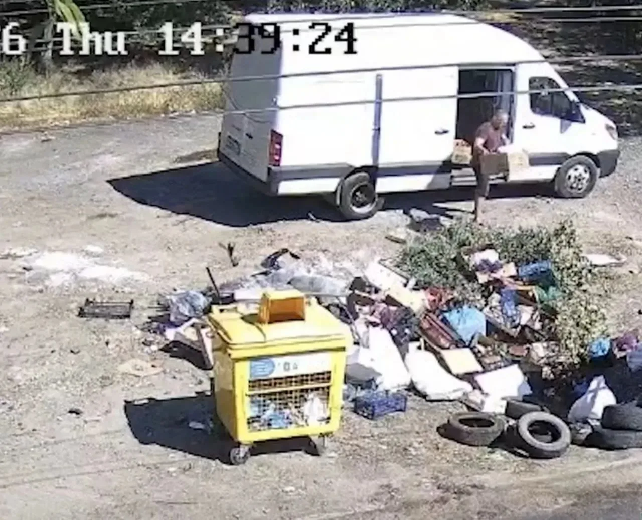 За незаконный вывоз мусора в Ростове наказали 54 человека