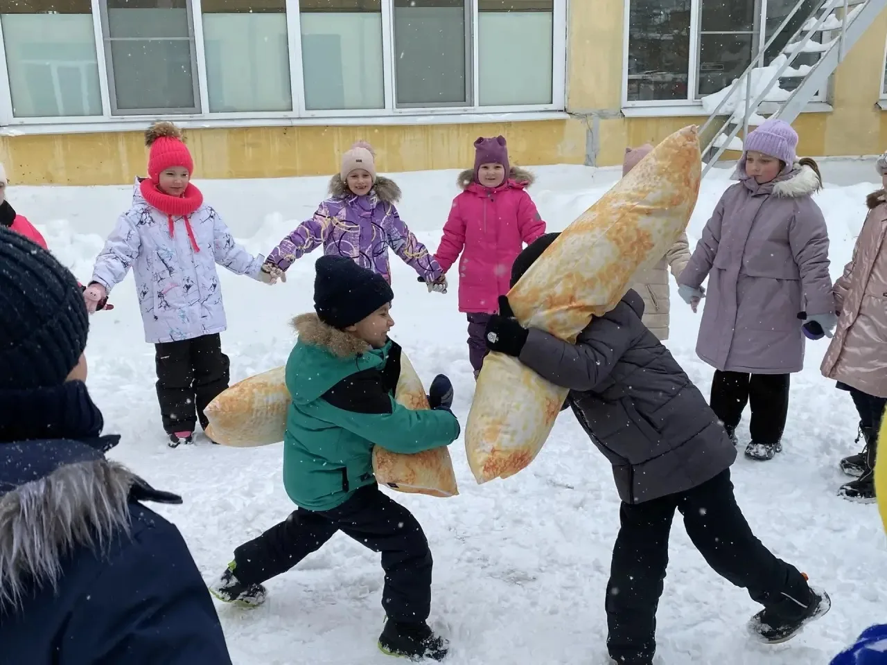 🥞 МАСЛЕНИЦА 🥞   С чего начинается весна? Конечно, с проводов зимы. Вот и в нашей школе Масленица при
