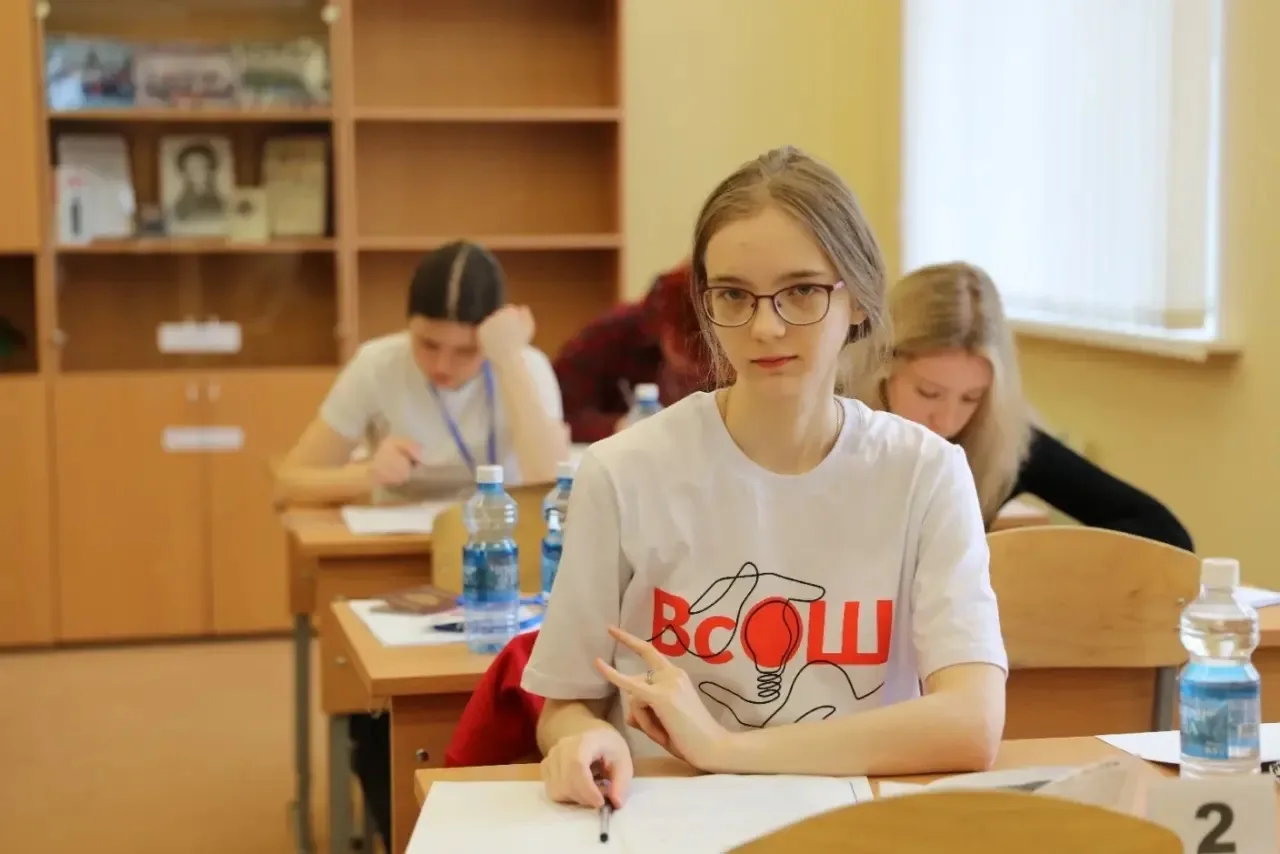 📚✨ Гордимся нашими учениками!  Анна Смирнова, ученица 10 «А» класса, стала призёром заключительного 