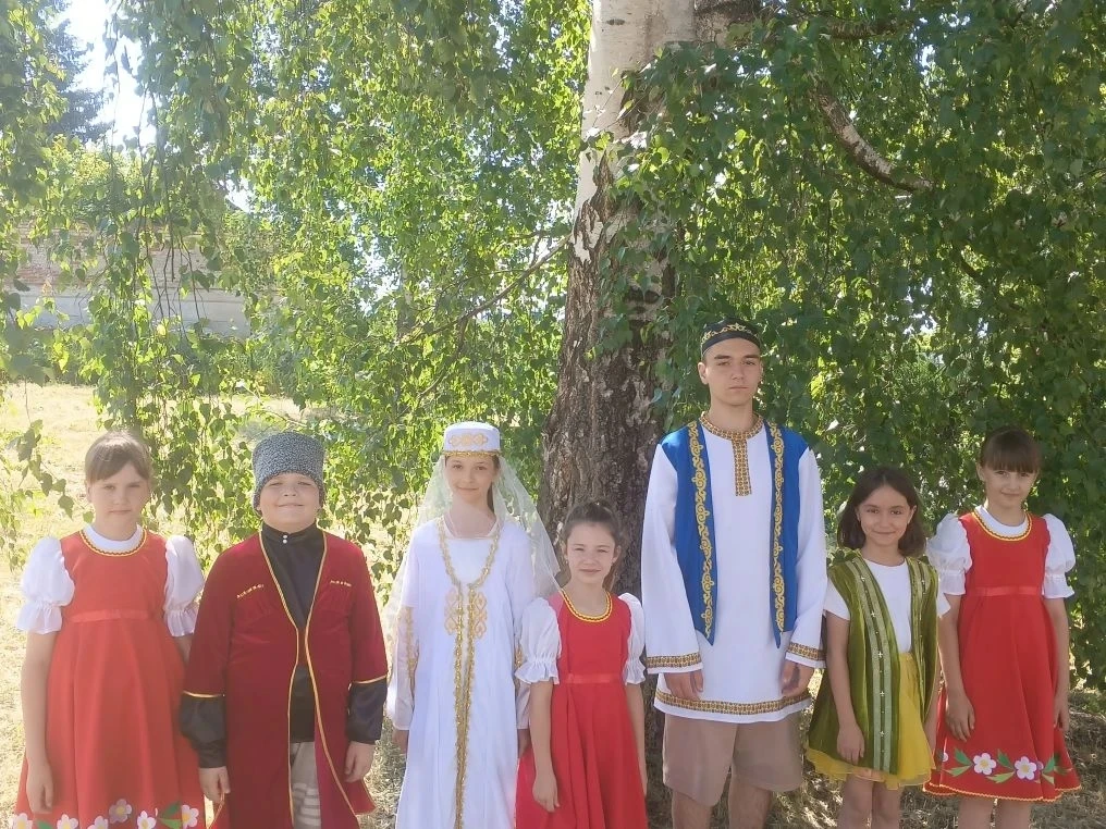 🇷🇺 ХОРОВОД ЕДИНСТВА
 в нашем лагере!
🔆Солнце, улыбки и звонкий смех!
 Сегодня в нашем пришкольном