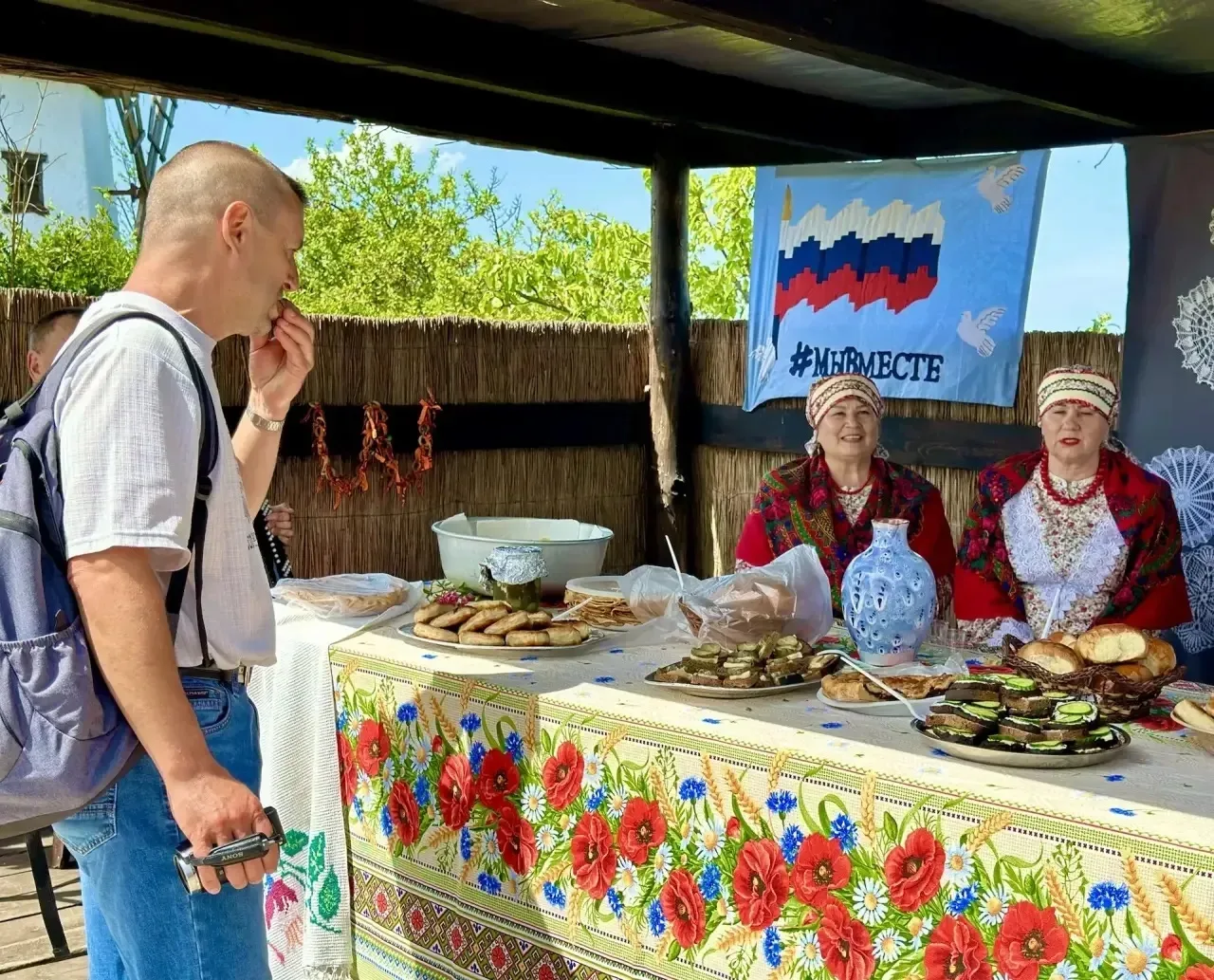 В этнокомплексе «Атамань» праздником «Атамань гостей встречает» торжественно открыли сезон краевых п
