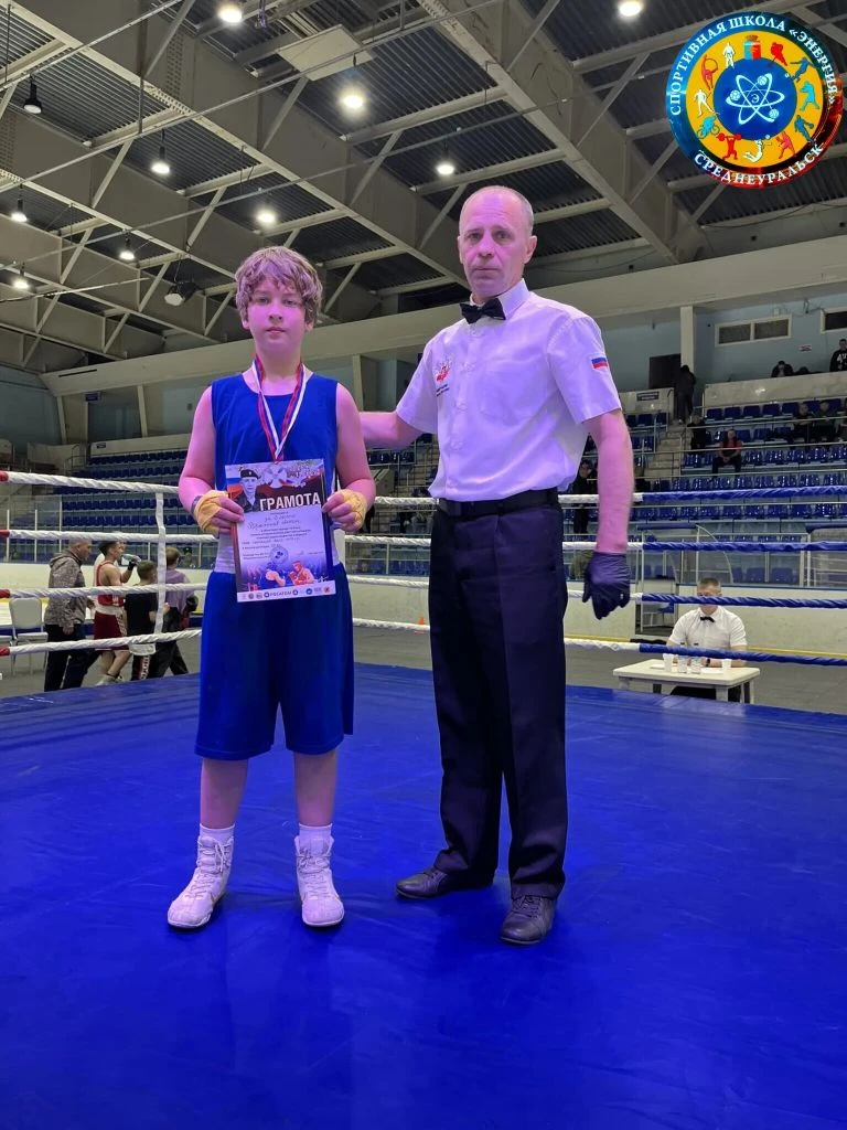 Семь медалей и приз у среднеуральских боксеров

🥊 10 боксеров спортшколы «Энергия» представили Сред