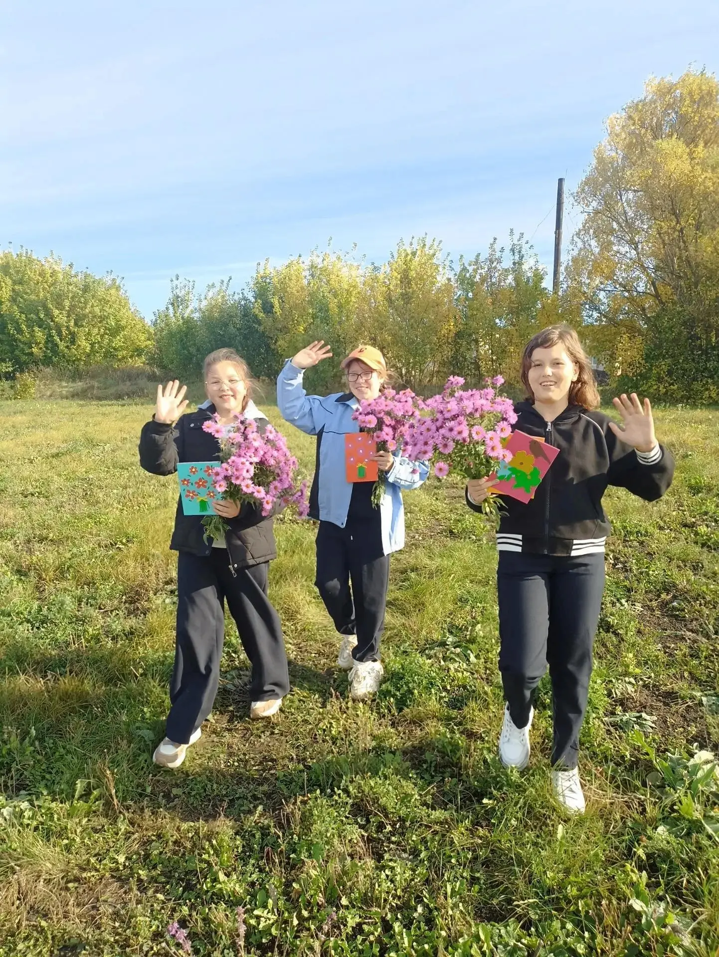 🌸 Участники кружка «История села Олым» подарили тепло и внимание тем, кто особенно в э...