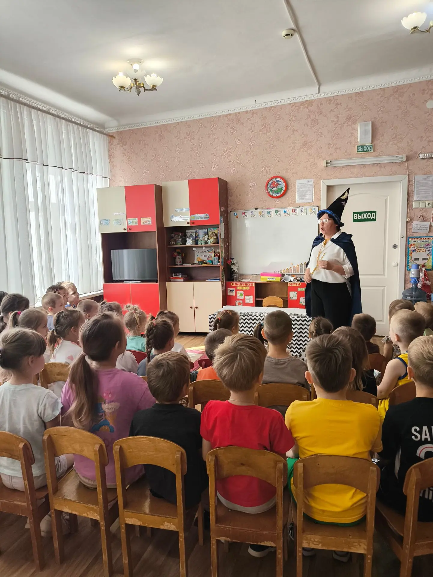 ✨ Сегодня — волшебный день фокусов! 🎩💫 Погрузились в мир магии и удивительных трюков,...