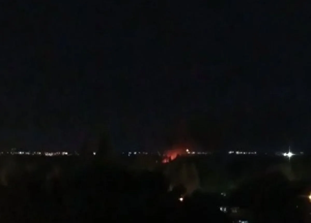 В Одессе ВСУшники устроили салют.

При попытке запуска одна ракета сошла с установки — в ответ сдето