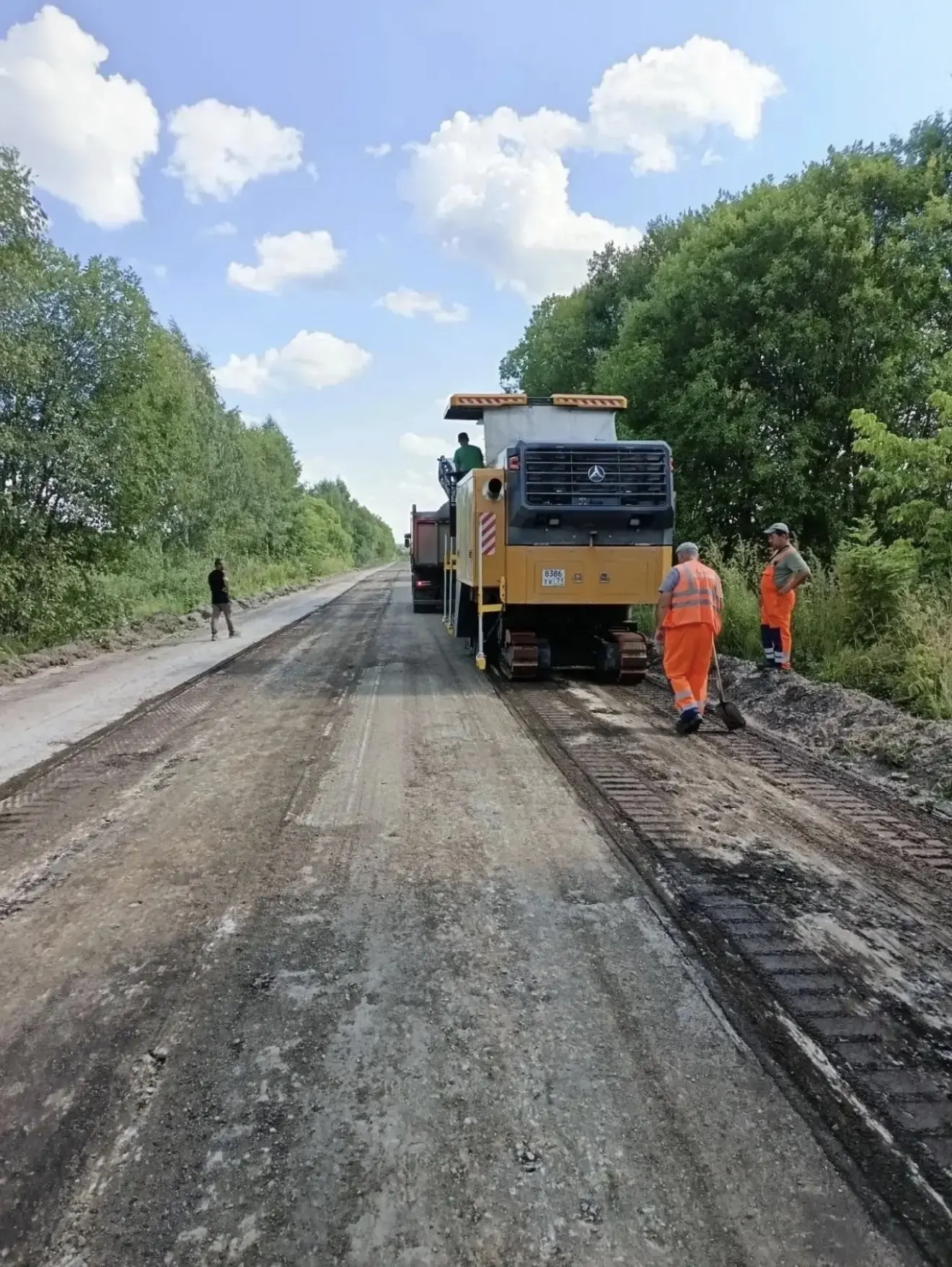 ❗️Продолжается  работа  по улучшению дорожной инфраструктуры как в городе, так и в сельских населённ
