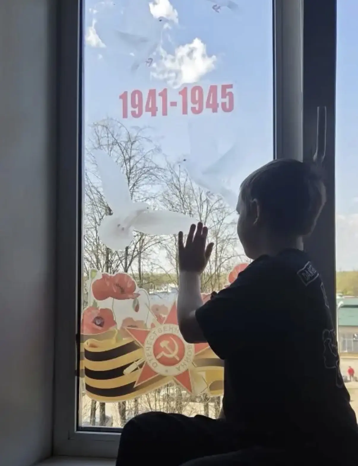 🌟🎉 Уважаемые ученики, родители и учителя! 🎉🌟  Наша школа с гордостью принимает участие в акции «Окна