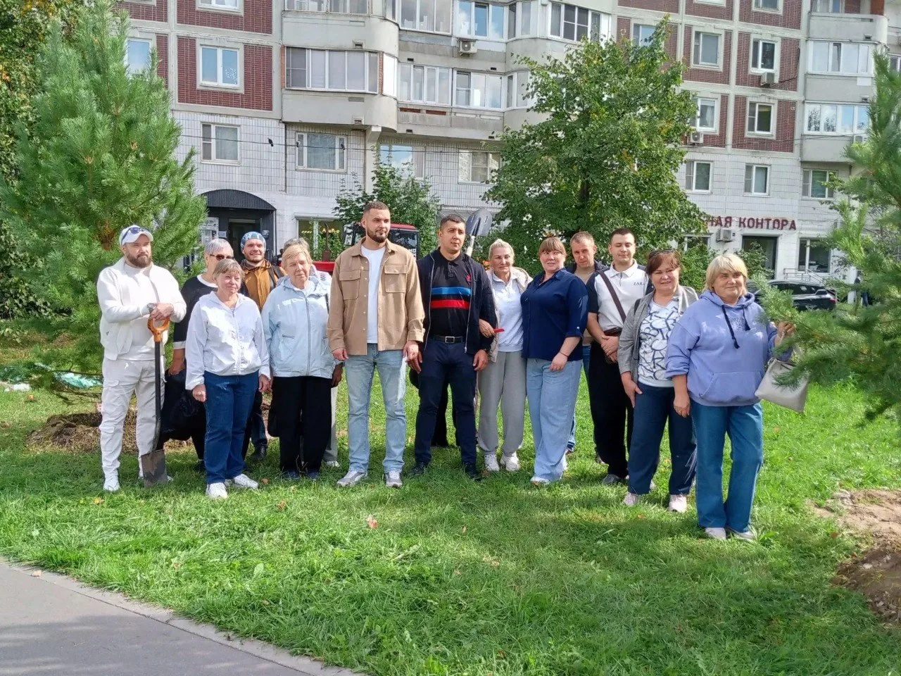 🌳 В Свиблово высадили 55 новых деревьев