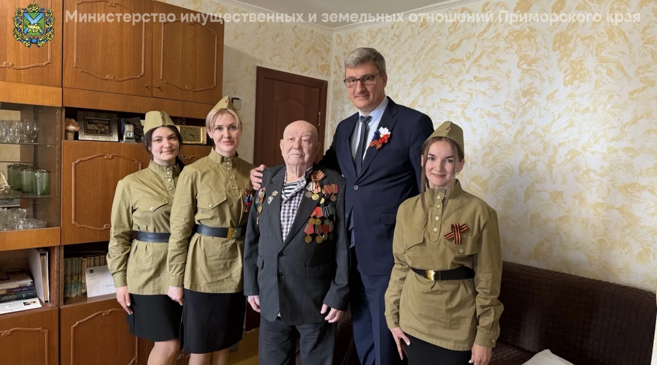 🎶 Спели “Смуглянку”, послушали рассказы и душевно посидели с ветераном ВОВ Геннадием С...
