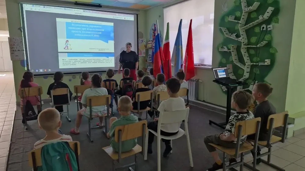 10 июня  советником директора нашей прогимназии для детей, посещающих пришкольный лагерь « ПроОрлено