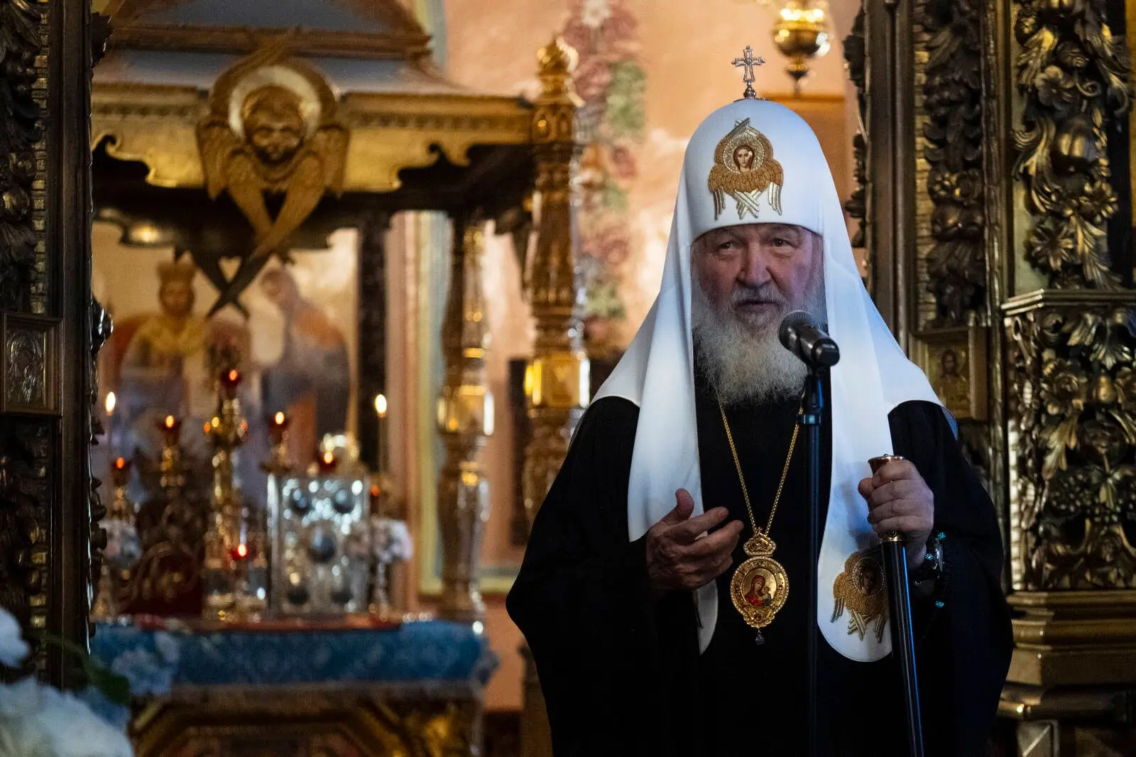 Патриарх Кирилл ознакомился с ходом ремонтно-восстановительных работ в Петропавловском соборе
 
В ра