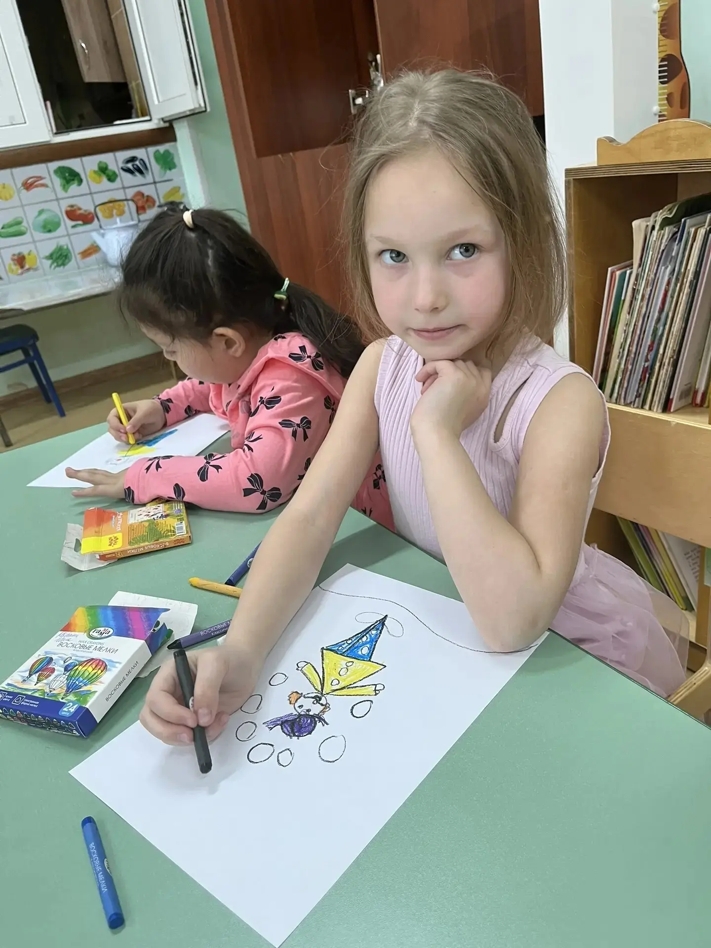 🎪 Весёлые краски Дня Смеха в группе «Незабудка»! 🎨  1 апреля в нашей подготовительной группе прошло 