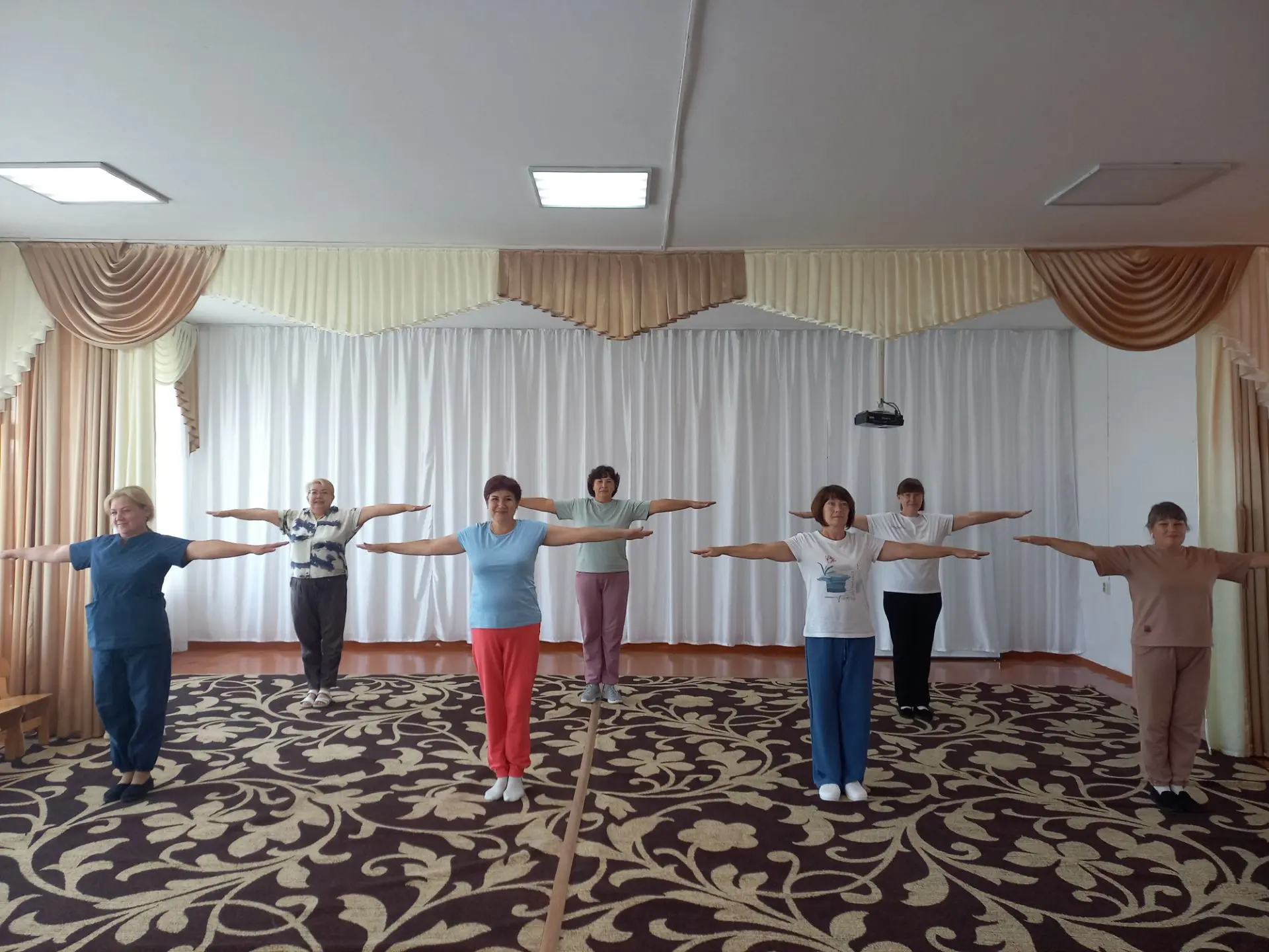 В целях улучшения микроклимата, повышения работоспособности, поддержания здоровья, пров...