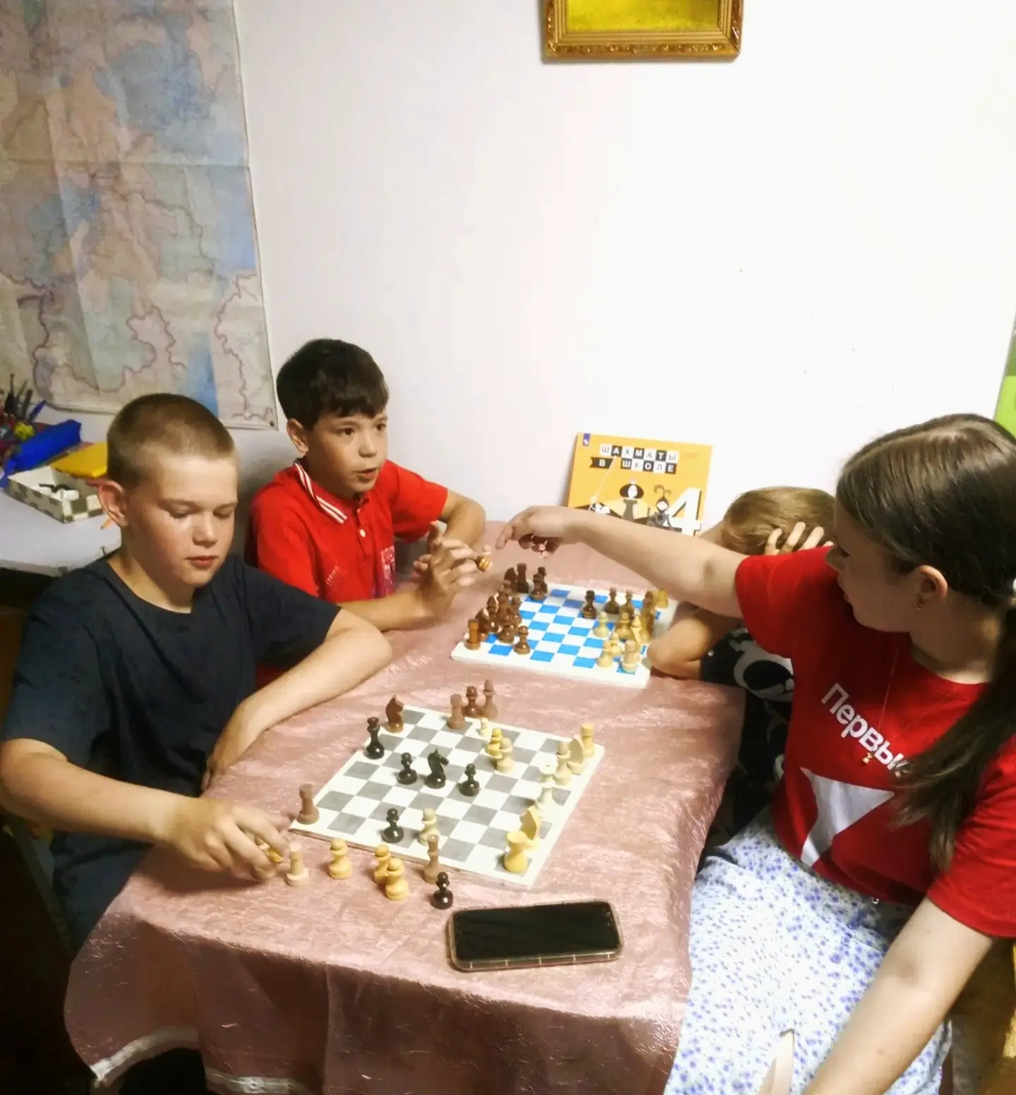 От пешки до короля: как в нашем спорткомплексе прошёл День шахмат

.      ♟️Привет, друзья! Сегодня 